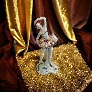 VNTG Statue Crown Victoria Capodimonte Italy Porcelain Ballerina Dancer Figurine